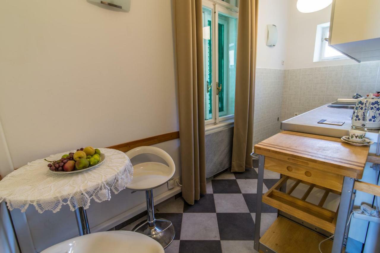 Penthouse And Piano Nobile Prkg Wifi Garden Near Beach Away From Roads Opatija Buitenkant foto